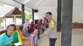 Penyaluran Beras CPP Bantu 559 Keluarga di Kalurahan Kemejing